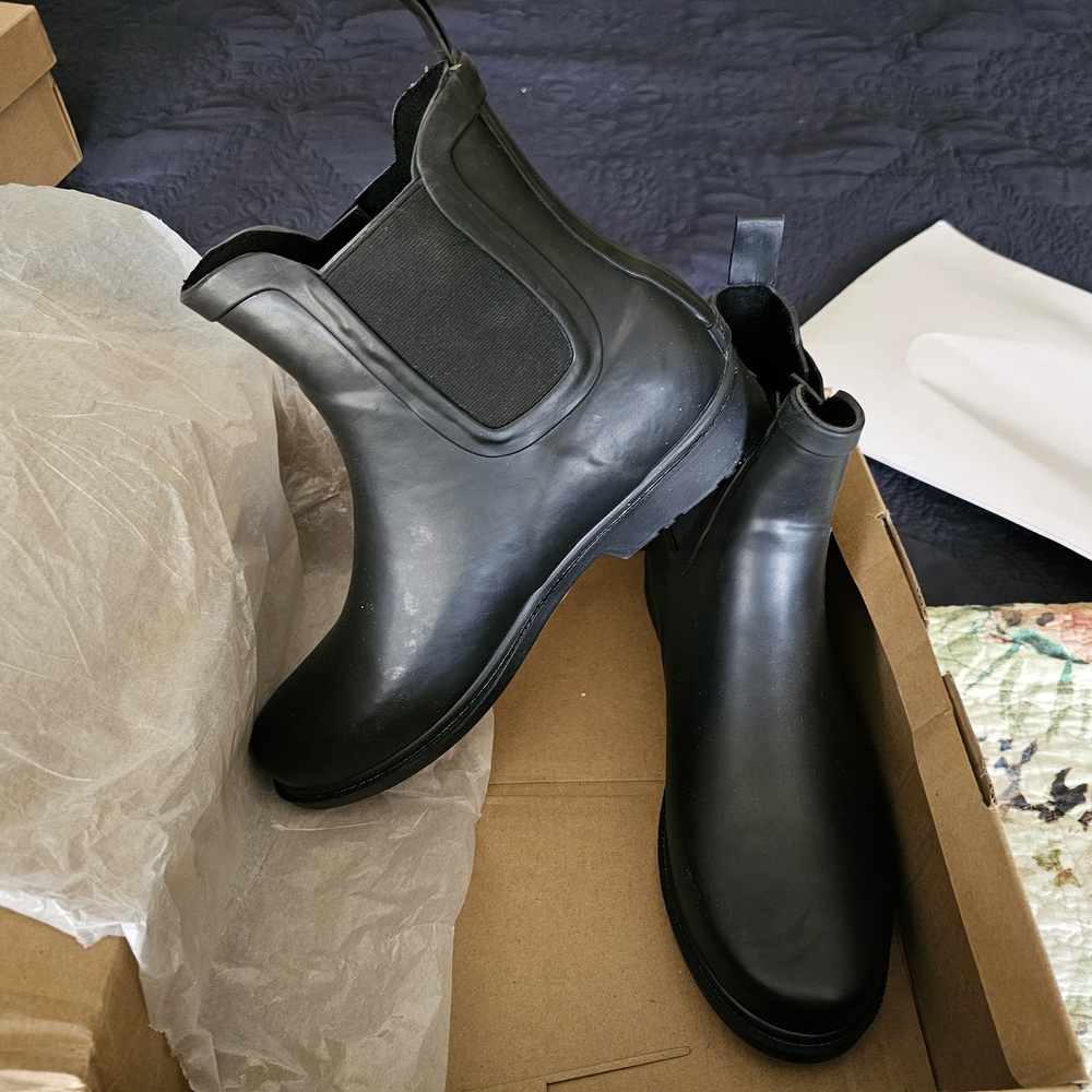 J CREW New In BOX Black Chelsea Rain Boots